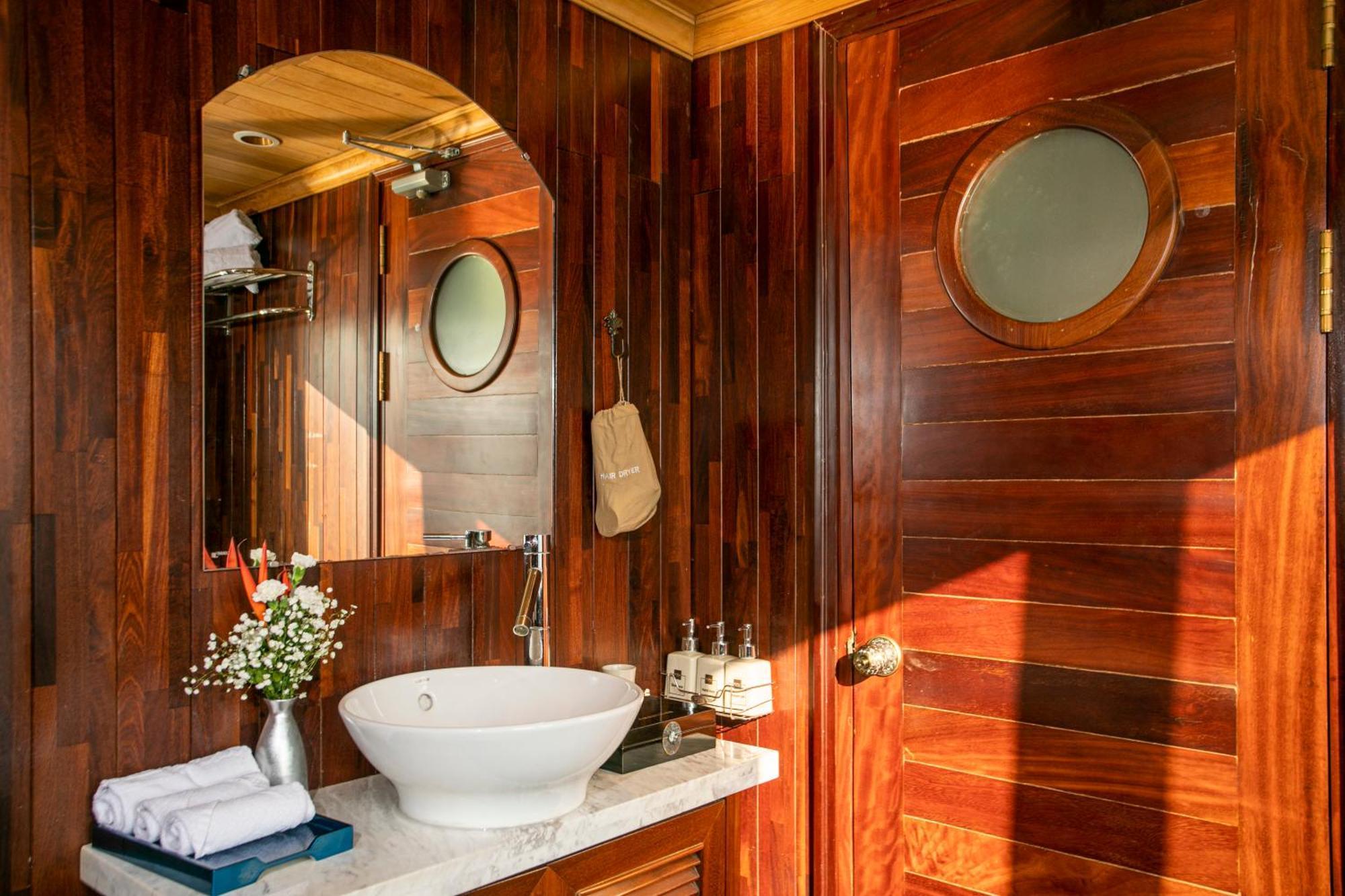 Bhaya Legend Cruises Hotell Ha Long Eksteriør bilde
